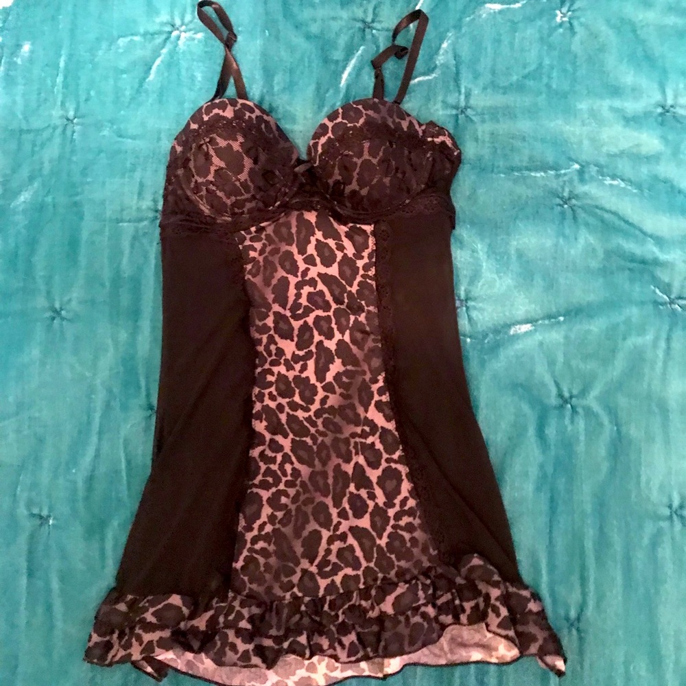 Black leopard and lace chemise